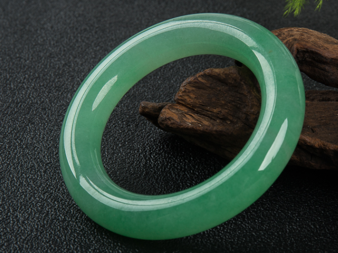 真假玉石的鑒別方法？如何避免買到假玉石 -翡翠