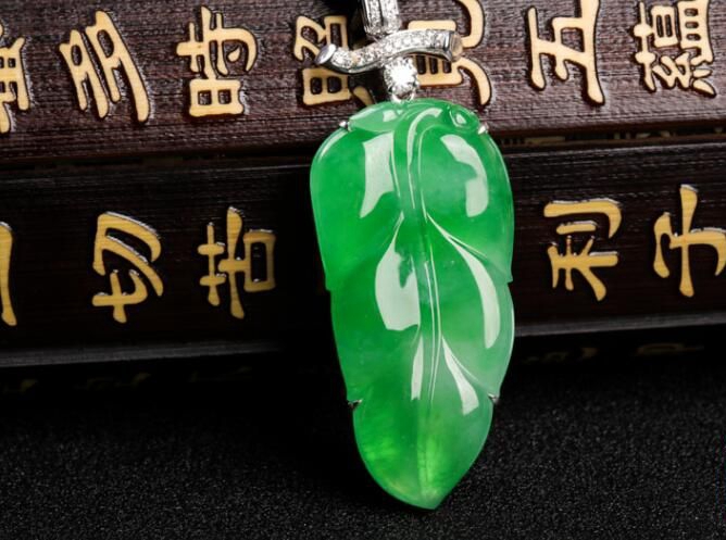 翡翠陽綠屬于什么級別？陽綠翡翠就一定貴嗎？