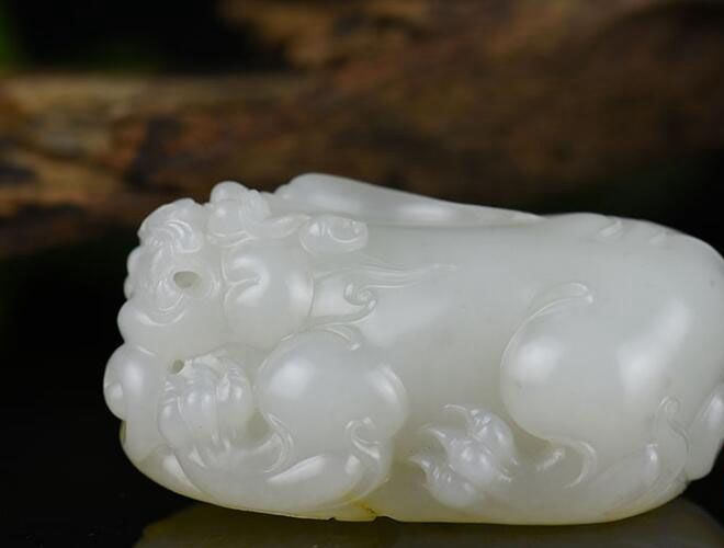 和田玉羊脂玉真的是越白越好嗎？真正的羊脂玉