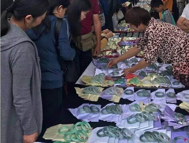 翡翠批發市場前景如何？騰沖的翡翠市場介紹