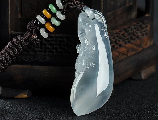 在購買翡翠掛件之前，我們需要了解哪些問題？