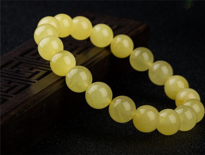 天然蜜蠟是怎么形成的？佩戴時需注意什么？