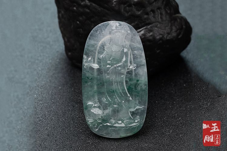翡翠牌子是什么樣子的？翡翠牌子的題材都有哪