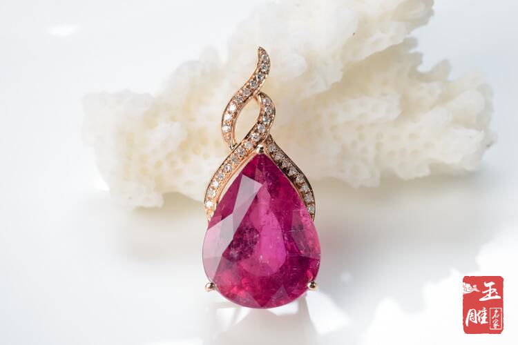 碧璽吊墜怎樣選，性價比才高？