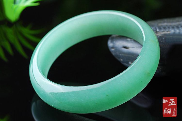 東陵玉手鐲值不值得買？東陵玉手鐲好嗎？