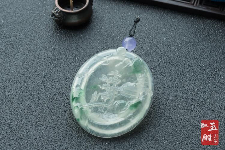 冰種飄花翡翠如何分辨好壞？什么樣的冰種飄花