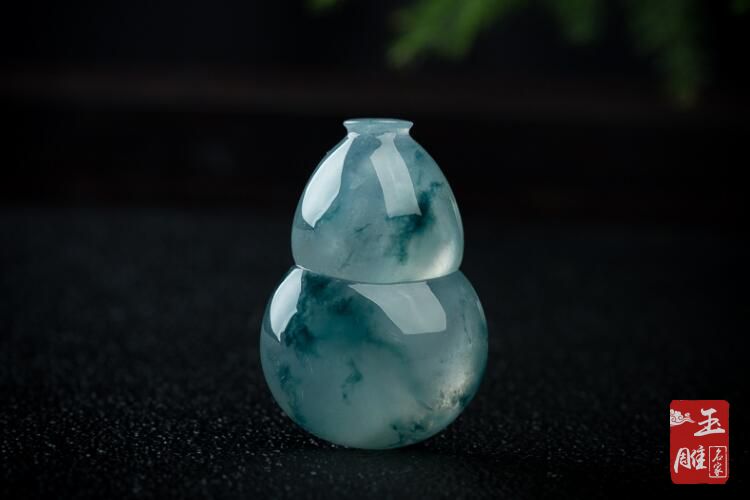 翡翠藍水如何挑選？什么是藍色翡翠的“三不買