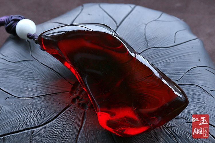 天然琥珀價格是多少？天然琥珀一般多少錢？