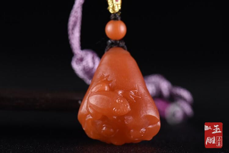 南紅吊墜該如何挑選？什么樣的南紅吊墜好看？