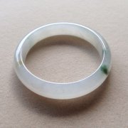 新買的翡翠泡水后不亮了是怎么回事 翡翠泡水應