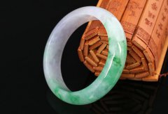 翡翠手鐲的真假怎樣看才好 趕緊學兩招傍傍身
