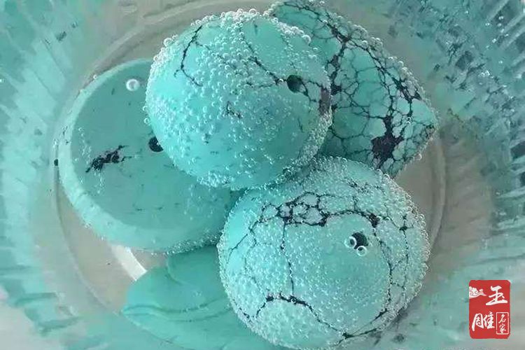 注膠綠松石怎么分辨才準確？浸水法靠譜嗎？
