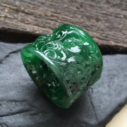 古時候翡翠扳指有什么寓意 翡翠扳指和玉扳指的
