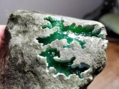 帝王綠翡翠原石皮殼特征都有哪些 幾張圖片帶你
