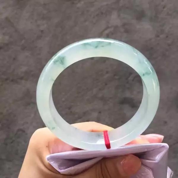 賣玉器翡翠騙局揭秘，8大翡翠真相，每個套路都要你傾家蕩產！