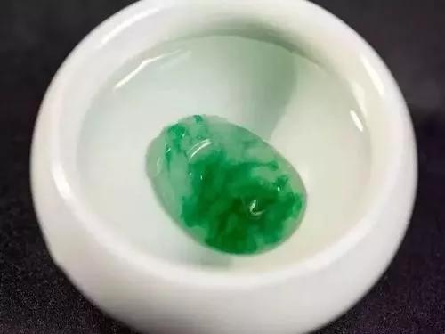翡翠泡油好不好?翡翠泡油后怎么辦