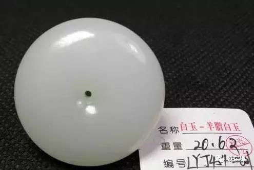 和田玉越白越好？買玉就買羊脂玉？你想錯過多少好東西......