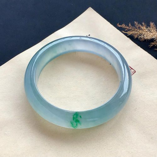 買翡翠，真的是越厚越好嗎？厚度多少才合適？真相是…