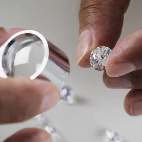 
        三個小工具讓你晉升鉆石達人-鉆戒鑒定