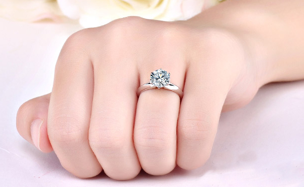 鉑金結婚戒指好嗎？